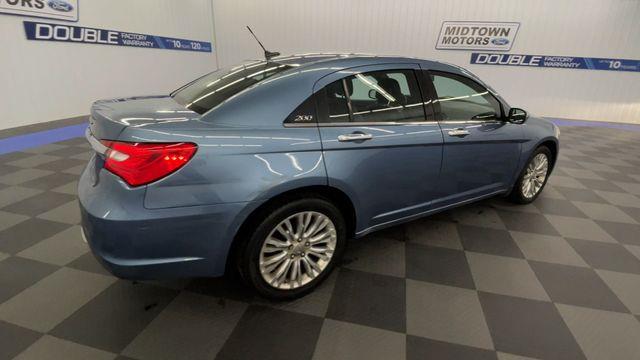2011 Chrysler 200 Limited