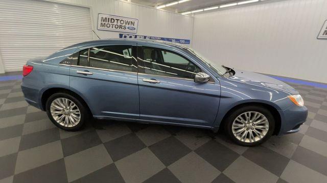 2011 Chrysler 200 Limited