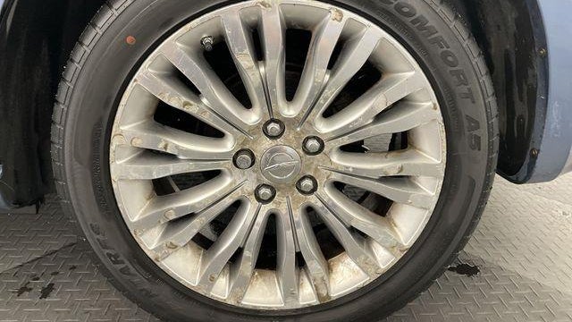 2011 Chrysler 200 Limited