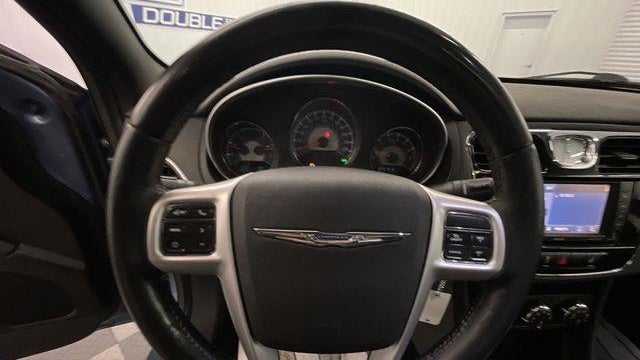 2011 Chrysler 200 Limited