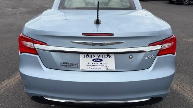 2013 Chrysler 200 Limited
