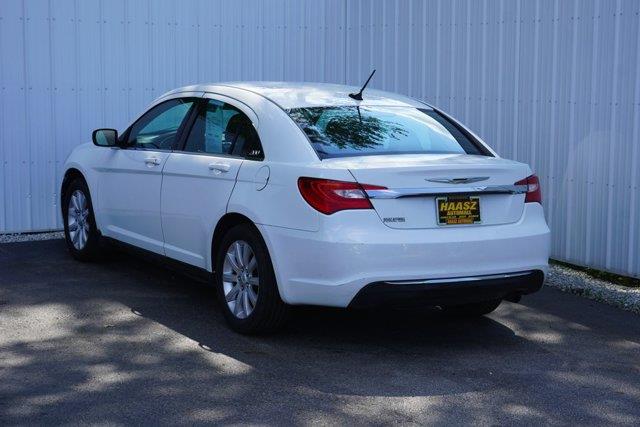 2013 Chrysler 200 - $6,900