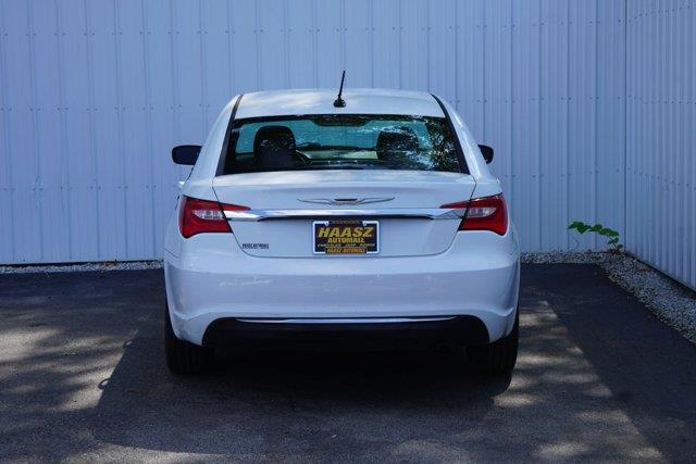 2013 Chrysler 200 - $6,900