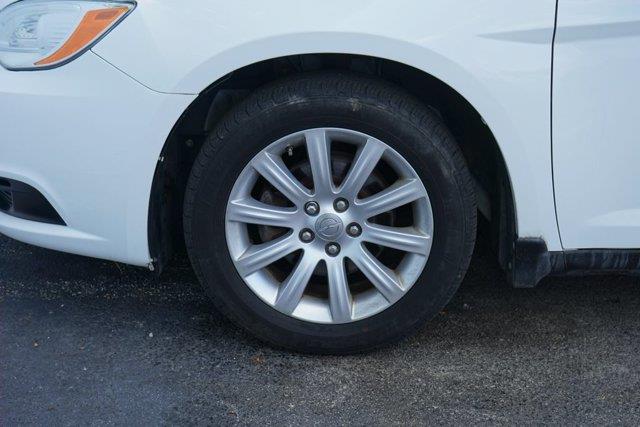 2013 Chrysler 200 - $6,900