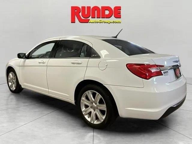 2013 Chrysler 200 - $7,299