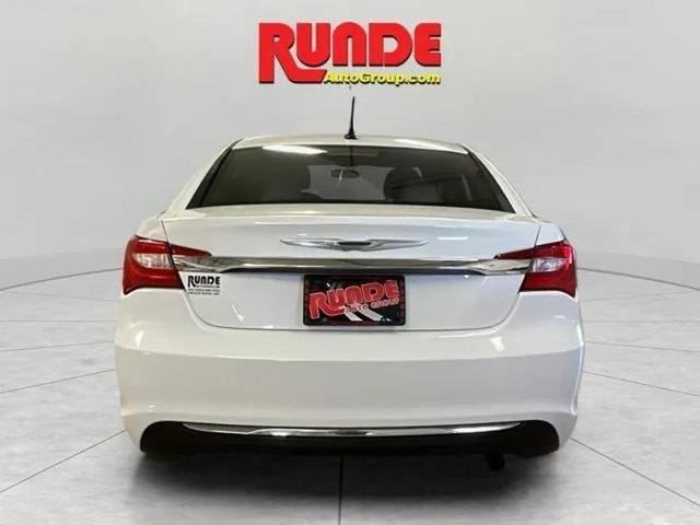 2013 Chrysler 200 - $7,299