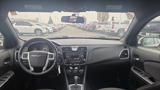2013 Chrysler 200 Touring