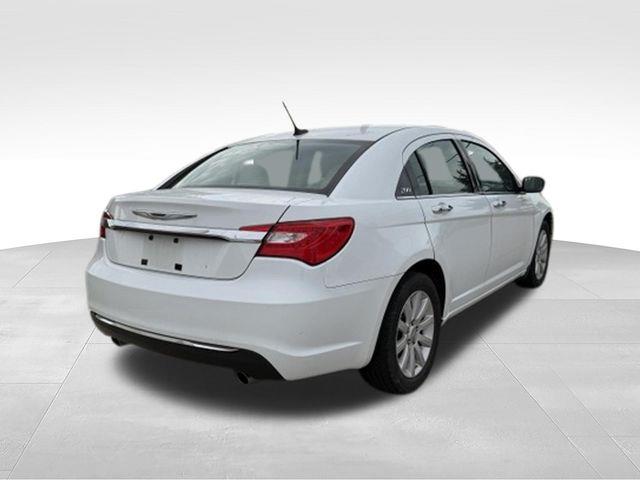 2014 Chrysler 200 - $5,864