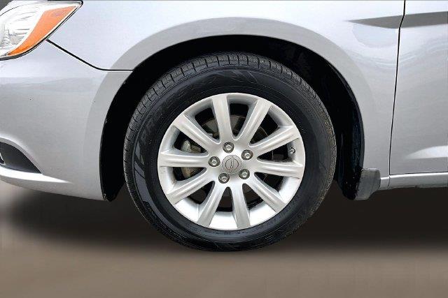 2013 Chrysler 200 - $6,493