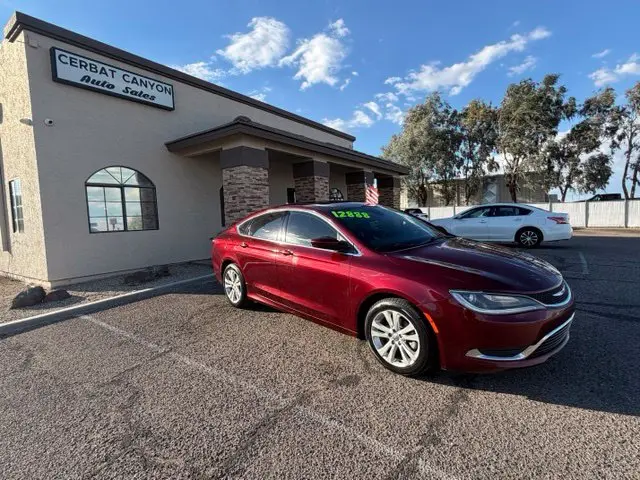 2016 Chrysler 200 - $9,888