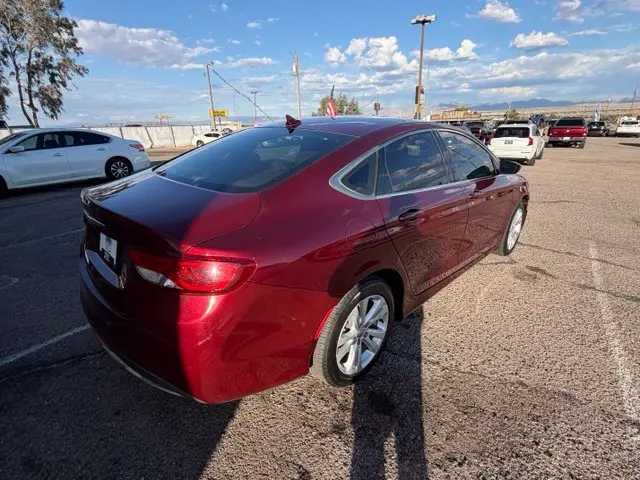 2016 Chrysler 200 - $9,888