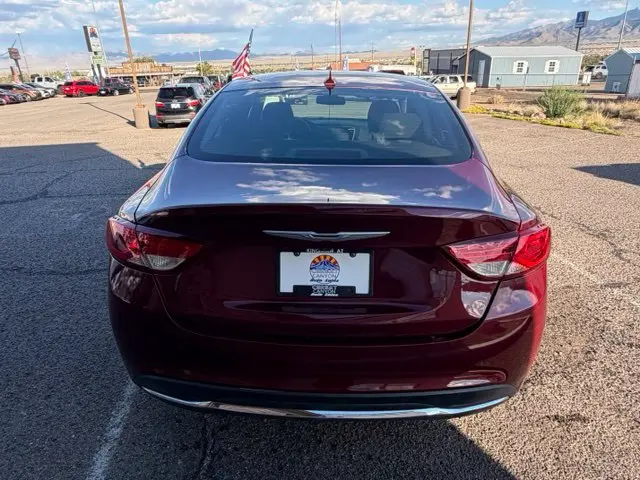 2016 Chrysler 200 - $9,888