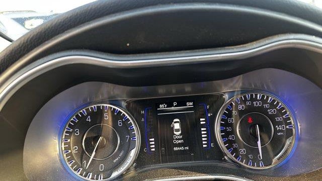 2016 Chrysler 200 Limited Platinum