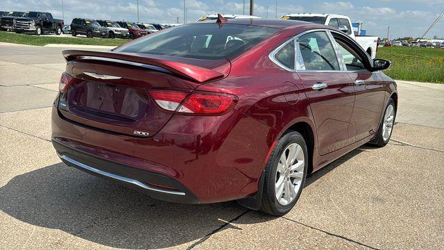 2017 Chrysler 200 Limited