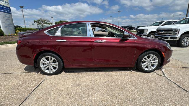 2017 Chrysler 200 Limited
