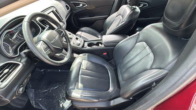 2017 Chrysler 200 Limited