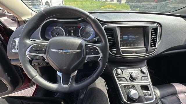 2017 Chrysler 200 Limited