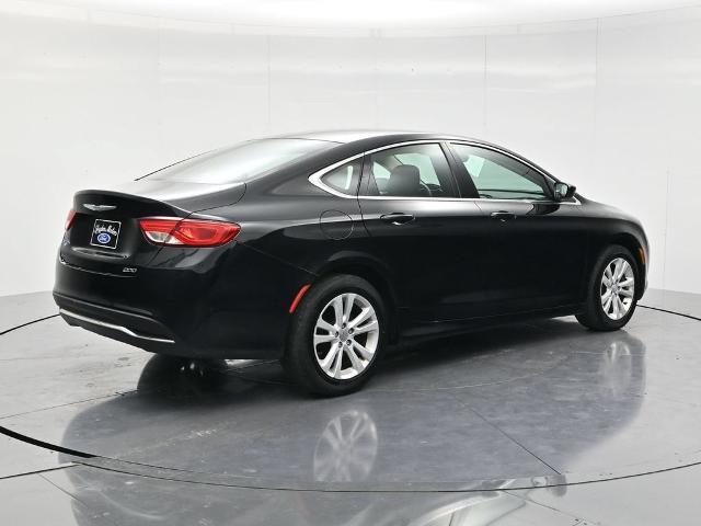 2015 Chrysler 200 - $8,898