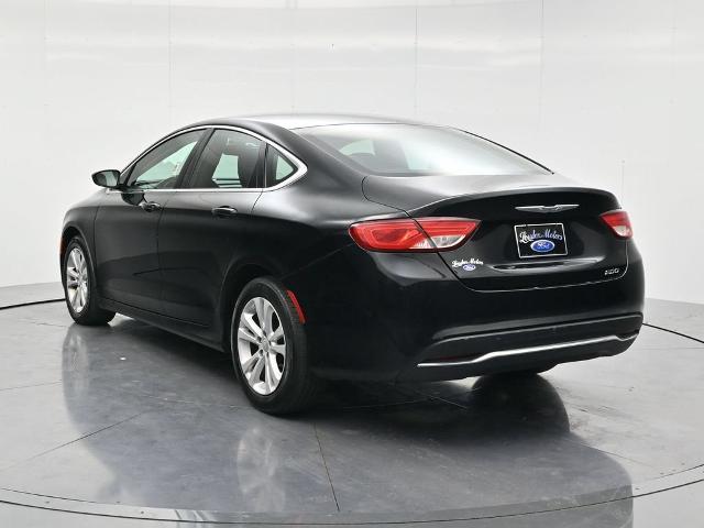 2015 Chrysler 200 - $8,898