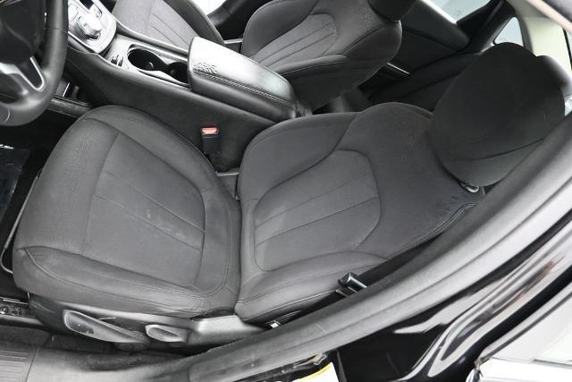 2015 Chrysler 200 - $8,898