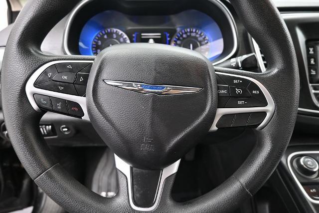 2015 Chrysler 200 - $8,898