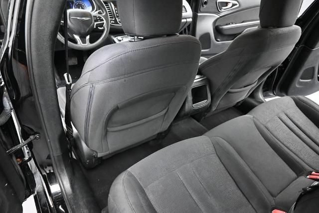 2015 Chrysler 200 - $8,898