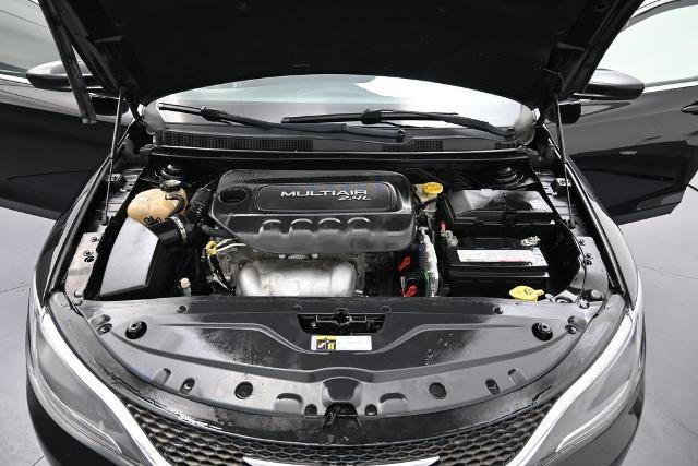 2015 Chrysler 200 - $8,898