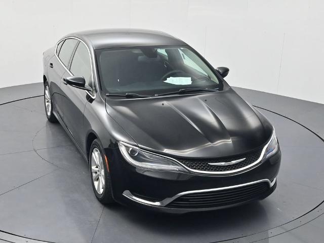 2015 Chrysler 200 - $8,898
