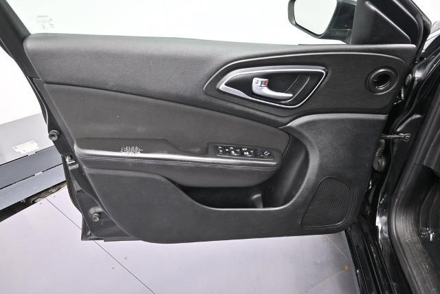 2015 Chrysler 200 - $8,648