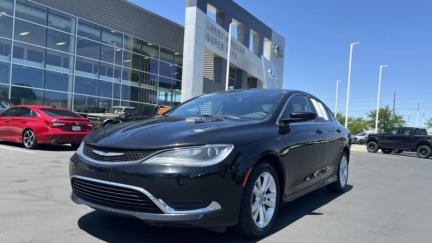 Preowned 2015 Chrysler 200 Limited for Sale