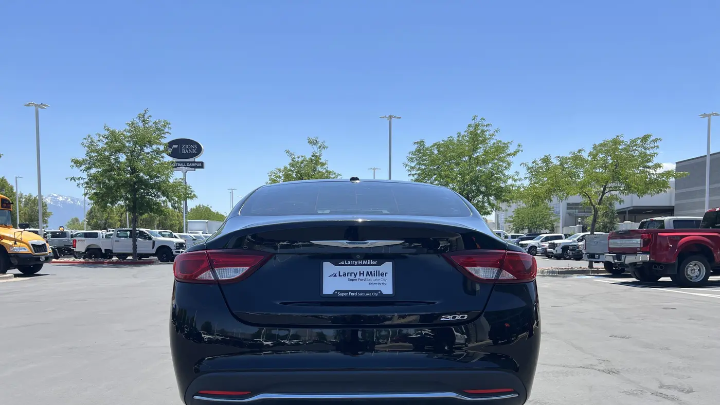 2015 Chrysler 200 Limited