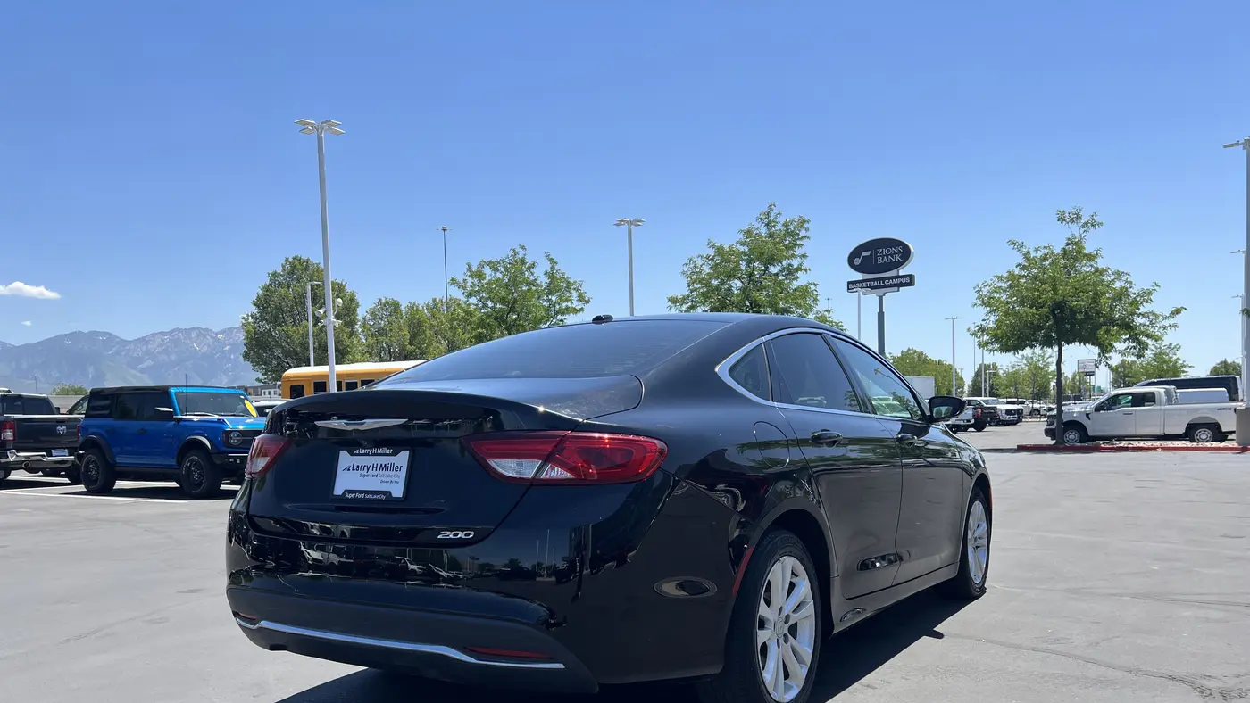 2015 Chrysler 200 Limited