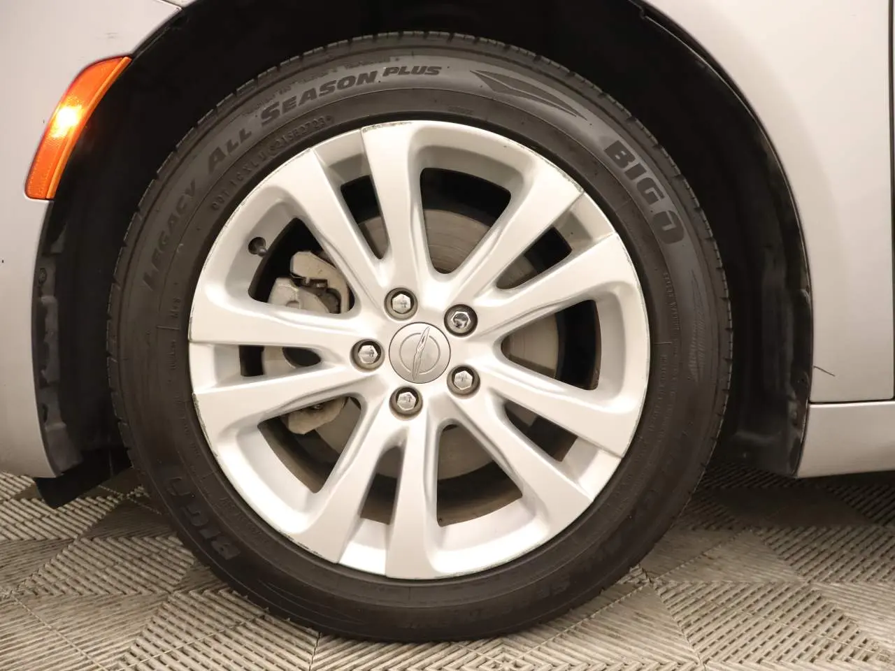 2015 Chrysler 200 - $8,724