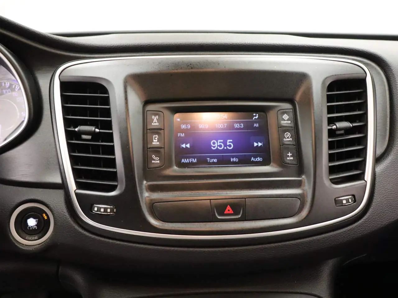 2015 Chrysler 200 - $8,724
