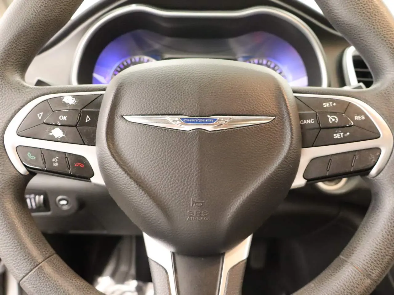 2015 Chrysler 200 - $8,724