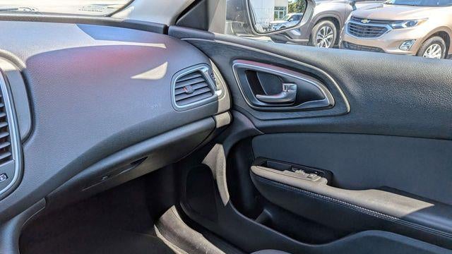 2016 Chrysler 200 Limited Platinum