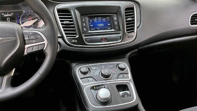 2016 Chrysler 200 Limited Platinum