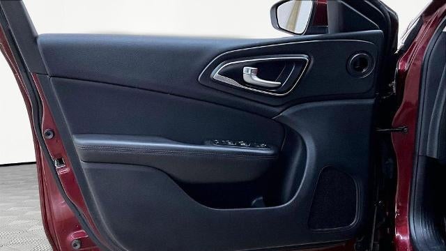 2016 Chrysler 200 Limited Platinum