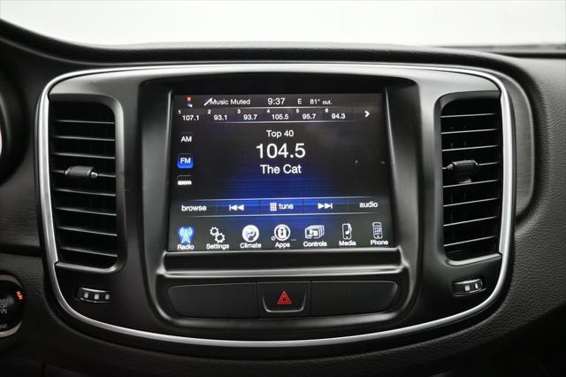 2016 Chrysler 200 - $10,488