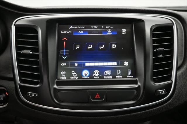 2016 Chrysler 200 - $10,488