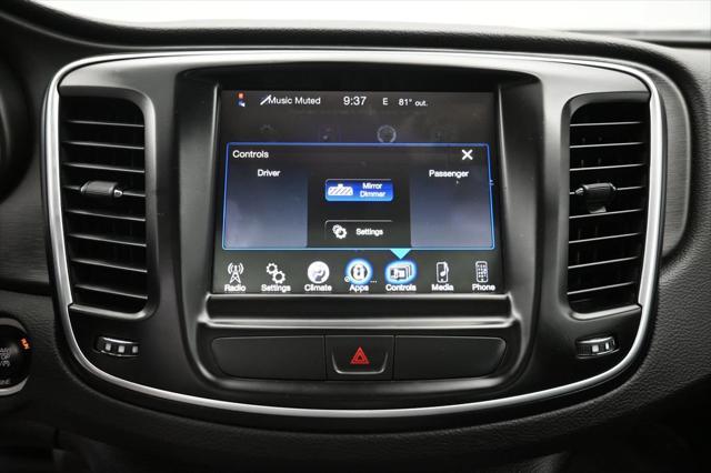 2016 Chrysler 200 - $10,488