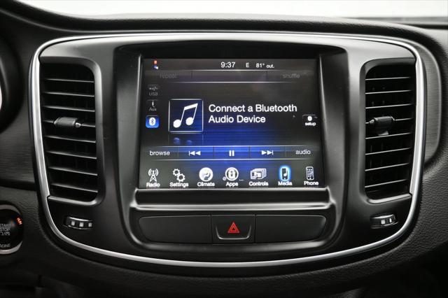 2016 Chrysler 200 - $10,488