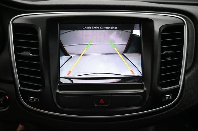 2016 Chrysler 200 - $10,488