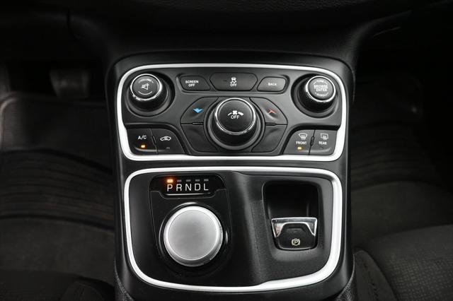 2016 Chrysler 200 - $10,488
