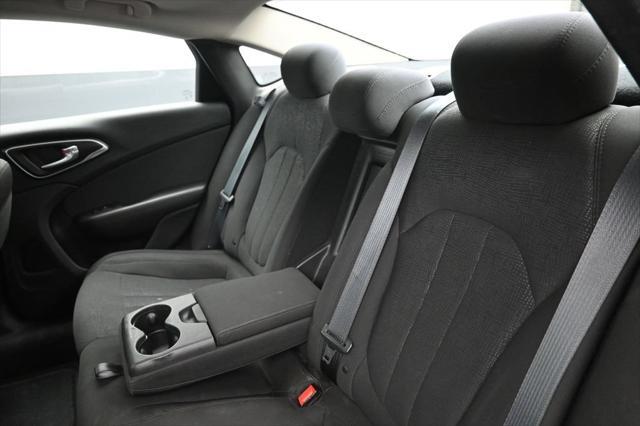 2016 Chrysler 200 - $10,488