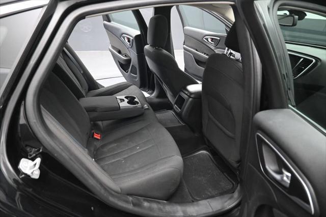 2016 Chrysler 200 - $10,488