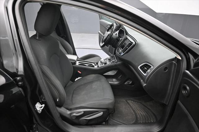 2016 Chrysler 200 - $10,488