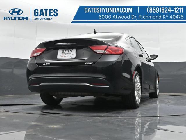 2016 Chrysler 200 - $10,488