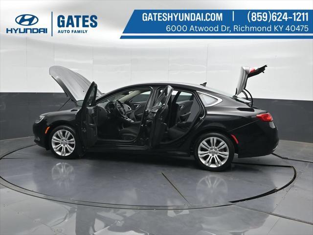 2016 Chrysler 200 - $10,488