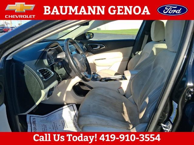 2015 Chrysler 200 - $6,313